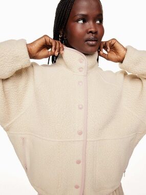ARITZIA Sunday Best Polartec Thermal Pro Snowbank Jacket Mullein / Pink MEDIUM